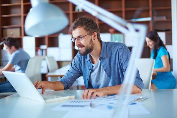 How to Stay Healthy Whilst at the Office